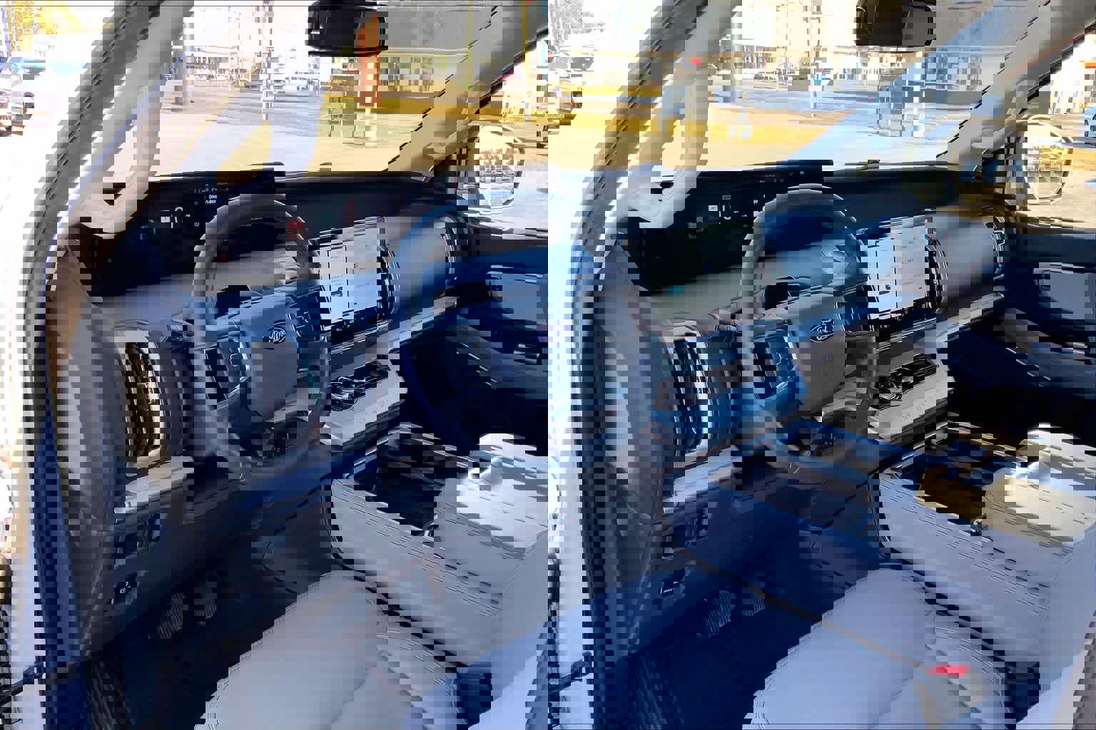 Certified 2025 Ford Expedition Active image 18