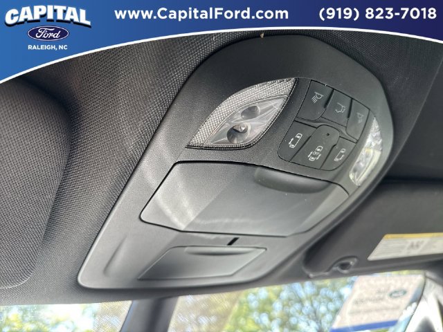 Used 2025 Chrysler Pacifica Select FWD image 32