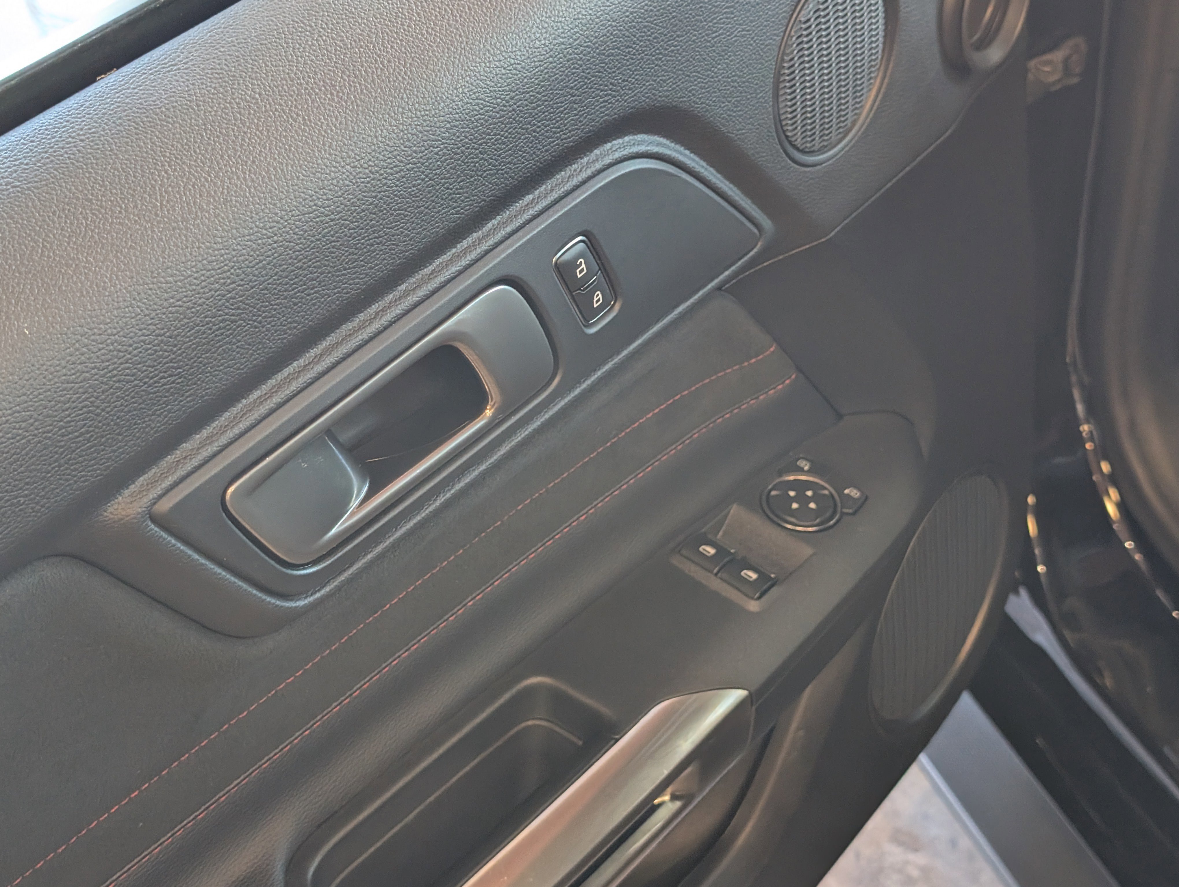 Certified 2020 Ford Mustang Shelby GT350R w/ GT350R Equipment Group 920A image 16