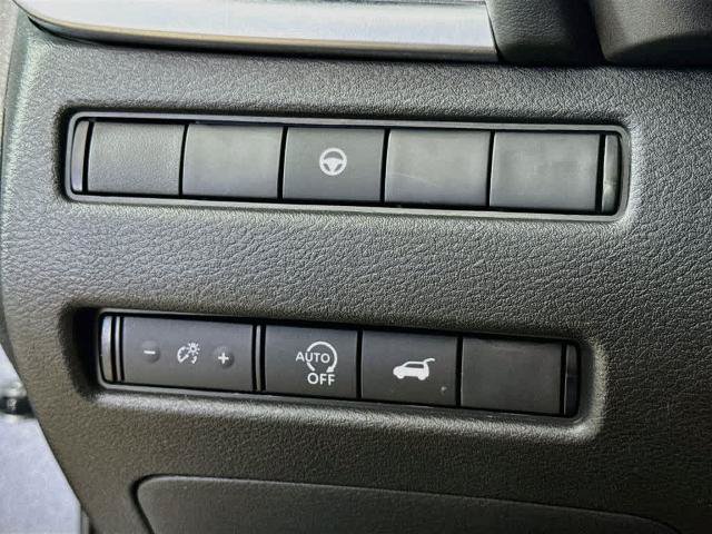 Used 2024 Nissan Rogue SV AWD/4WD image 27