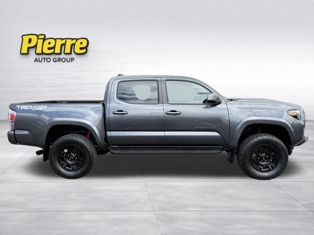 Used 2022 Toyota Tacoma TRD Sport w/ TRD Premium Sport Package AWD/4WD image 3