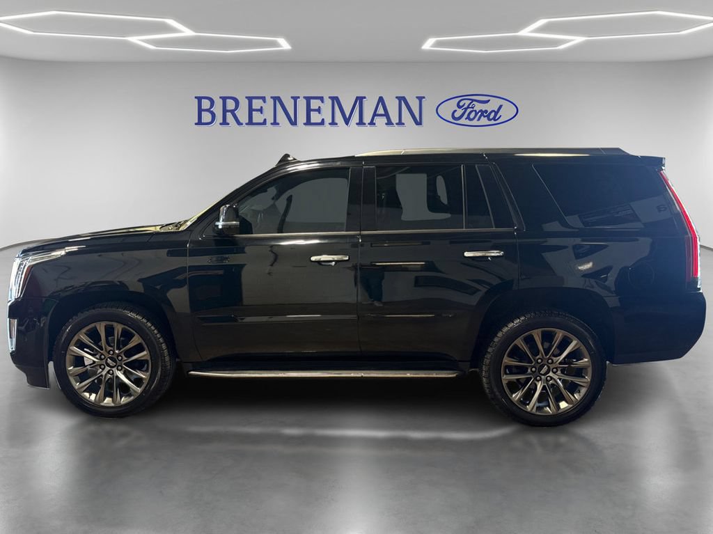 Used 2019 Cadillac Escalade Luxury w/ Escalade Sport Edition AWD/4WD image 8