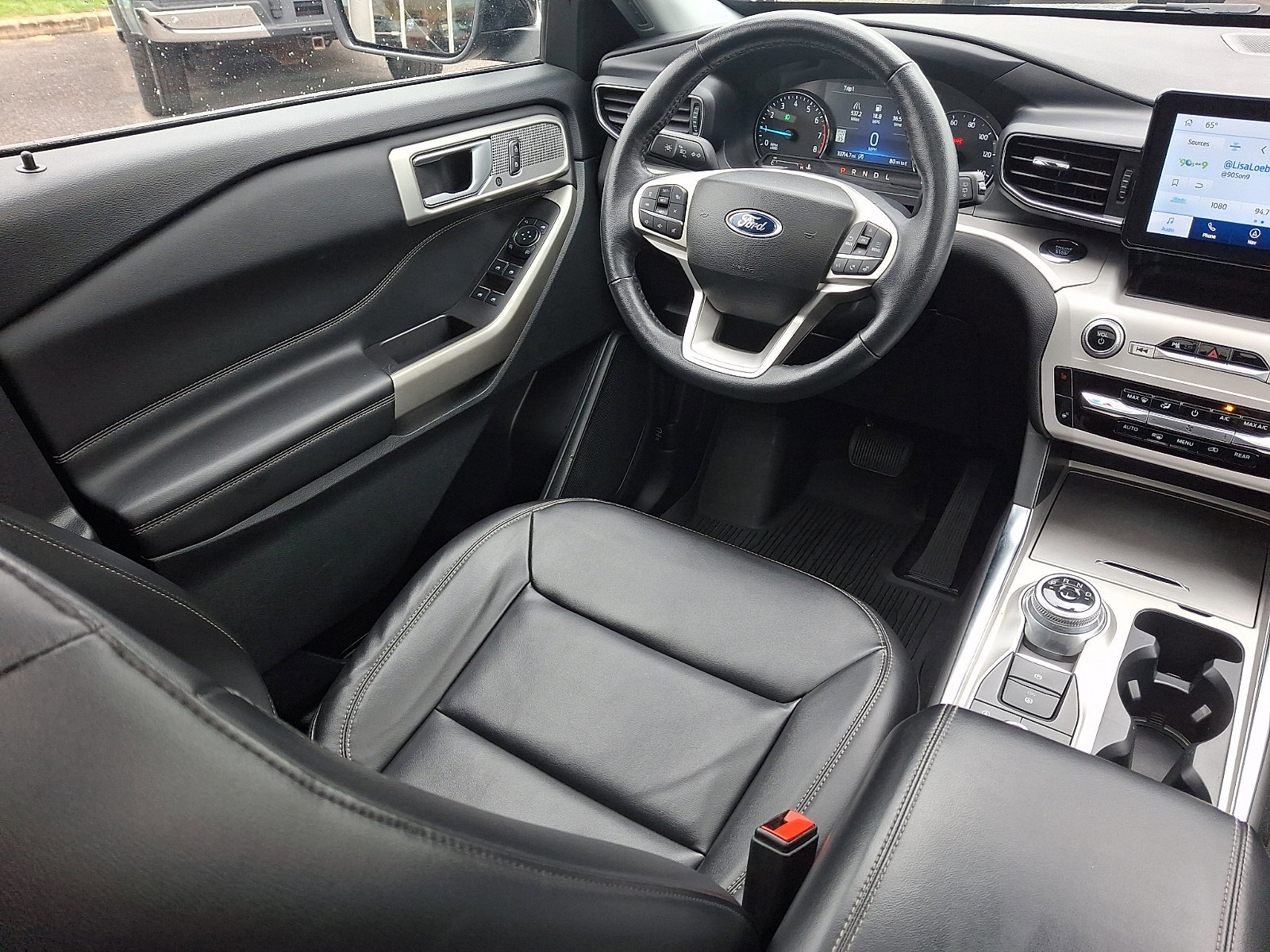 Certified 2023 Ford Explorer XLT w/ Equipment Group 202A image 13