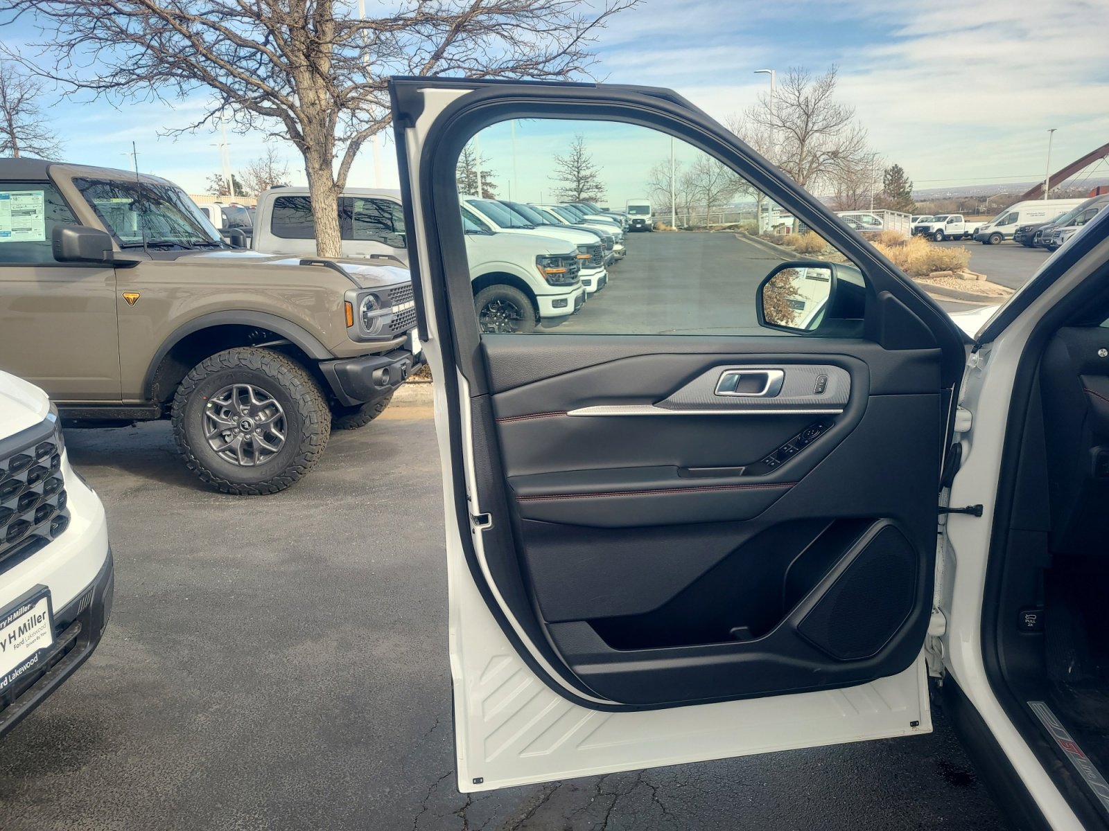 Certified 2025 Ford Explorer ST-Line image 13