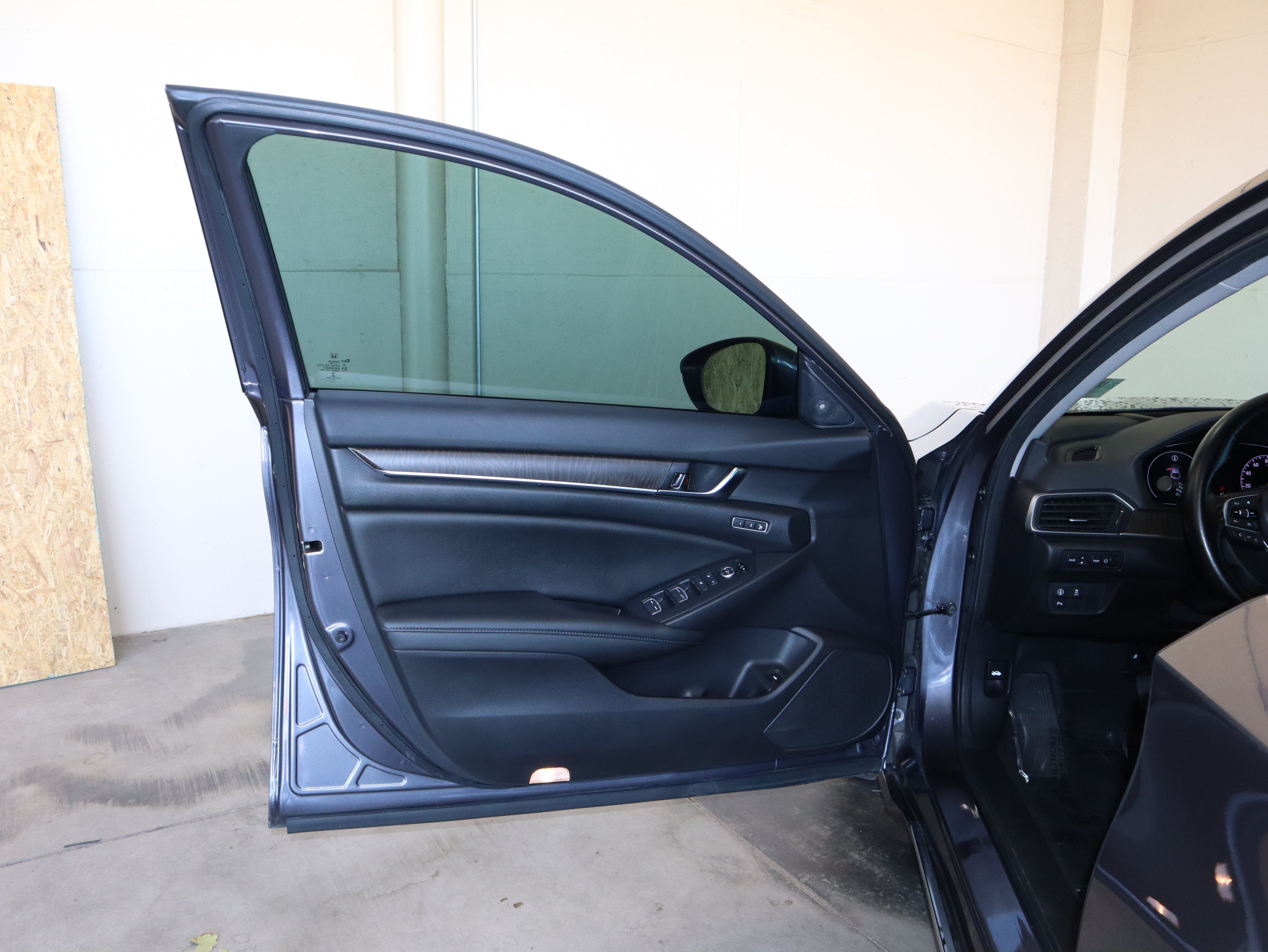 Used 2020 Honda Accord Touring image 32