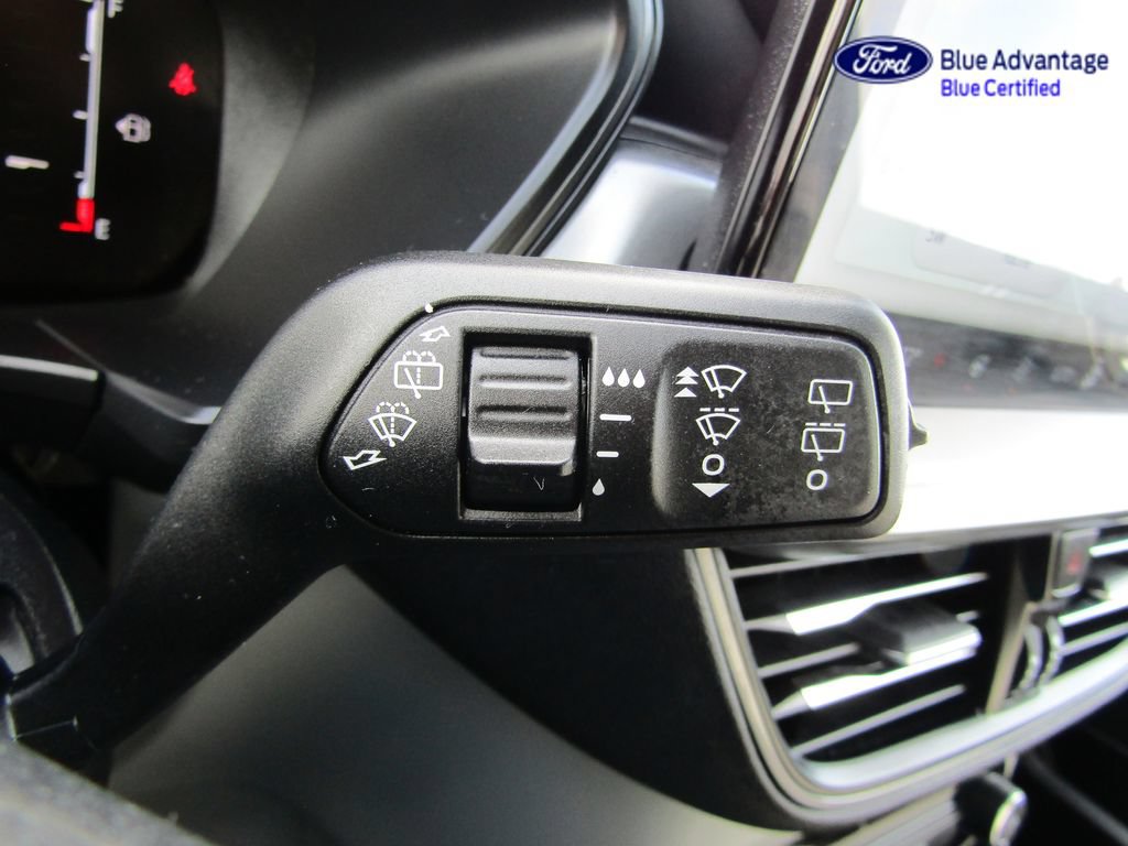 Certified 2025 Ford Escape SE FWD image 32