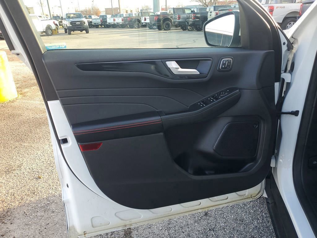 Certified 2023 Ford Escape ST-Line Select w/ Tech Pack #2 image 14