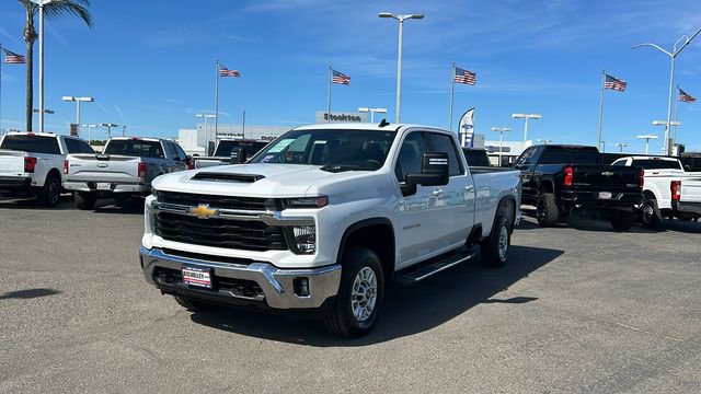Used 2025 Chevrolet Silverado 2500 LT w/ Convenience Package AWD/4WD image 8