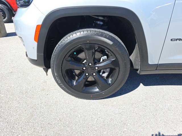Used 2024 Jeep Grand Cherokee L Limited w/ Luxury Tech Group II AWD/4WD image 9