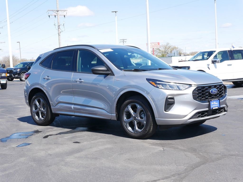 Certified 2024 Ford Escape ST-Line w/ Tech Pack #1 AWD/4WD image 4