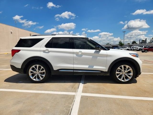 Certified 2022 Ford Explorer Platinum w/ Equipment Group 601A RWD image 4