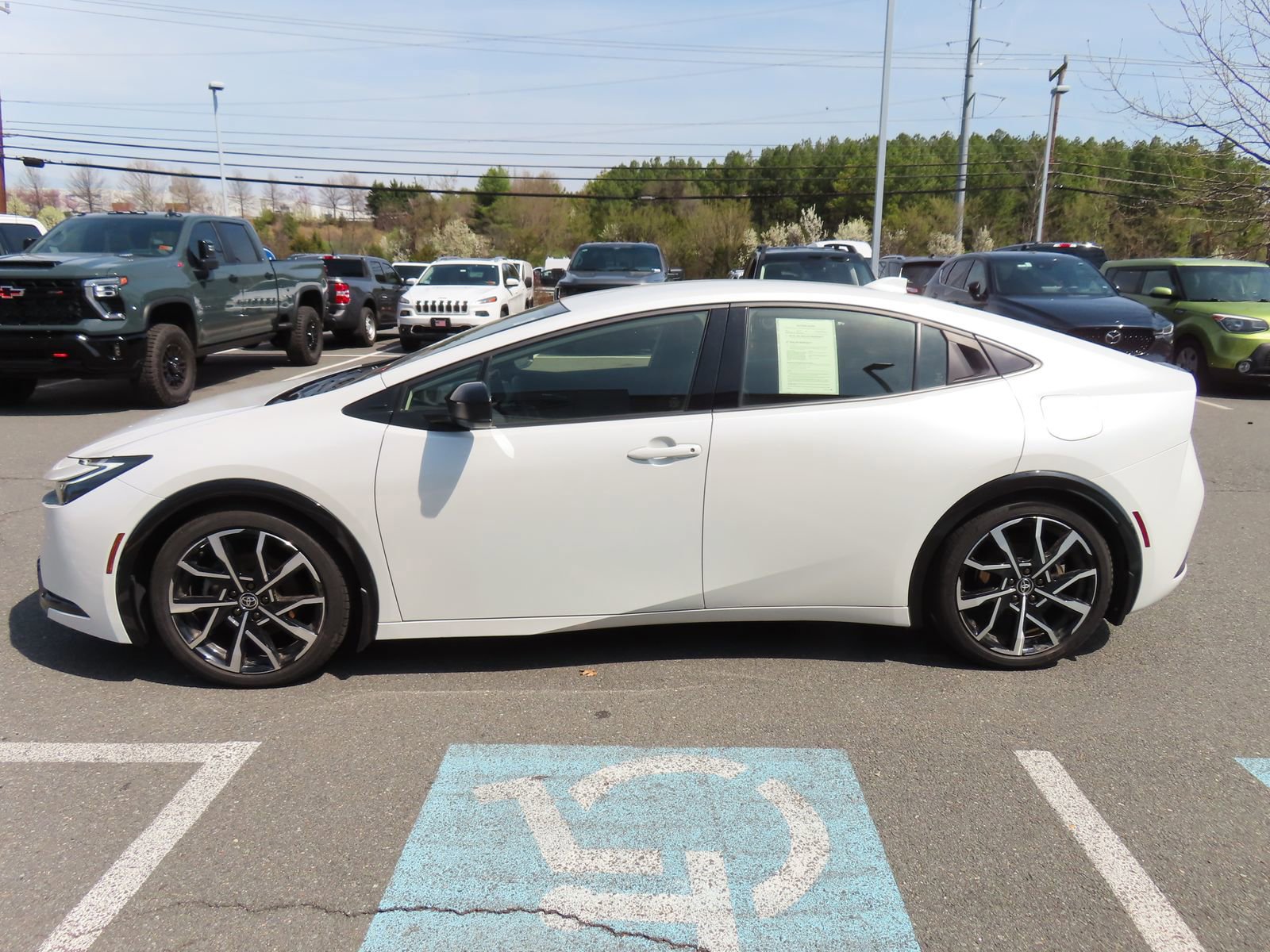 Used 2023 Toyota Prius Prime image 3
