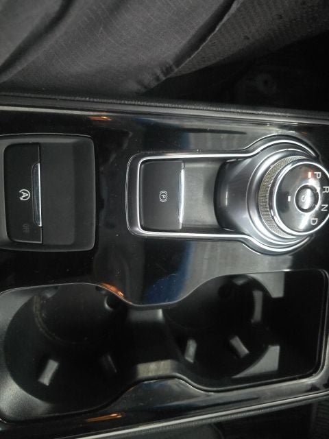 Certified 2020 Ford Edge SE FWD image 21