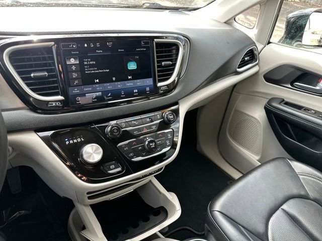 Used 2024 Chrysler Pacifica Touring-L FWD image 34