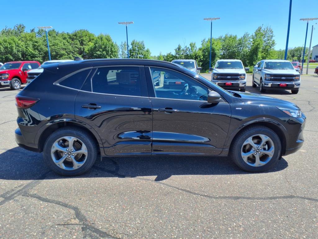 Certified 2023 Ford Escape ST-Line image 6