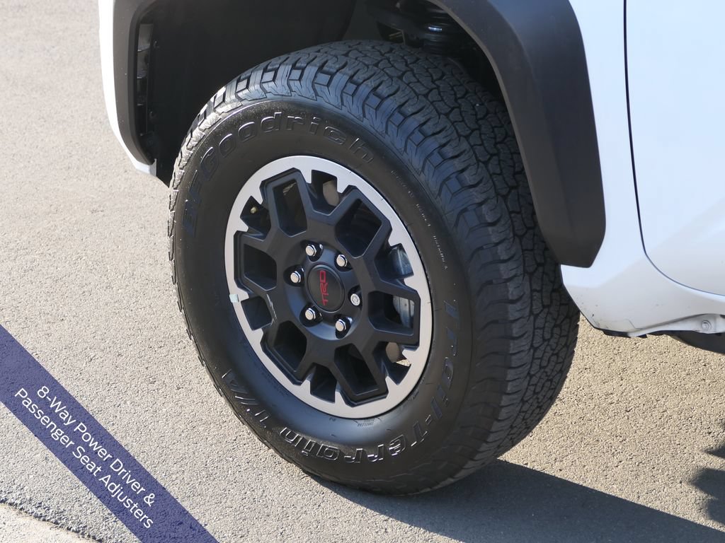 Used 2025 Toyota Tacoma TRD Off-Road AWD/4WD image 11