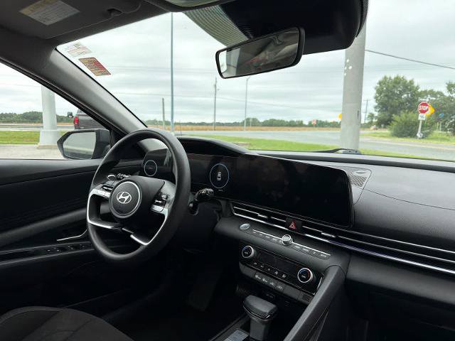 Used 2024 Hyundai Elantra SEL FWD image 10