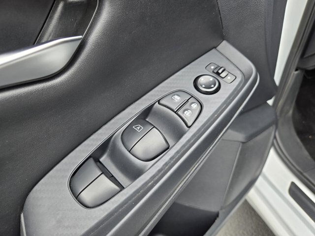 Used 2025 Nissan Sentra SV FWD image 18