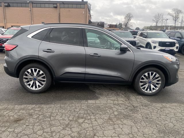 Certified 2022 Ford Escape Titanium w/ Class II Trailer Tow Package AWD/4WD image 8