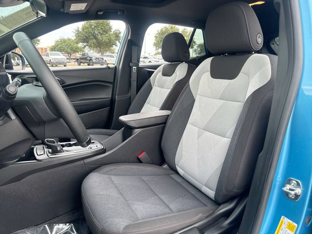 Used 2025 Chevrolet Trax RS w/ Sunroof Package FWD image 11