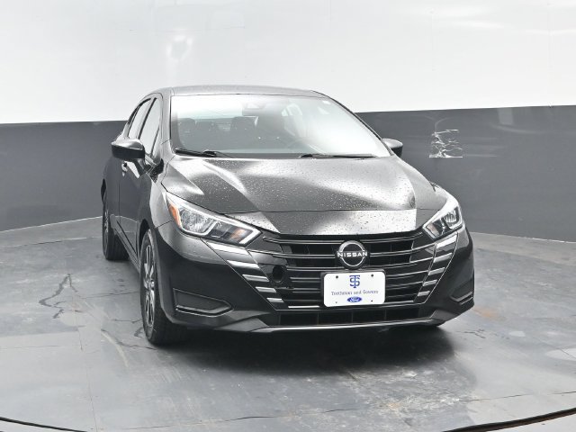 Used 2024 Nissan Versa SV FWD image 2