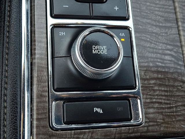 Certified 2019 Ford Expedition Limited w/ Cargo Package image 28