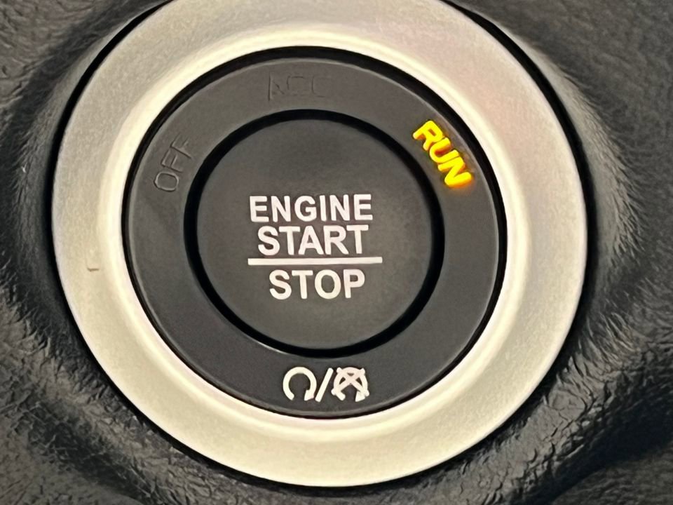 Used 2026 Chrysler Pacifica Select image 33