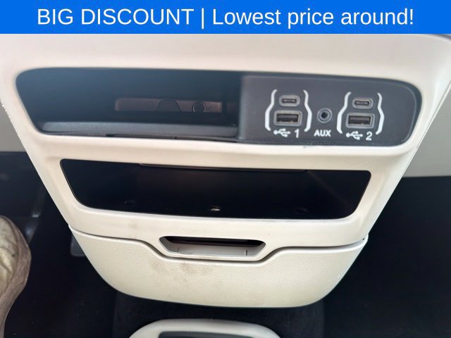 Used 2023 Chrysler Pacifica Touring-L FWD image 41
