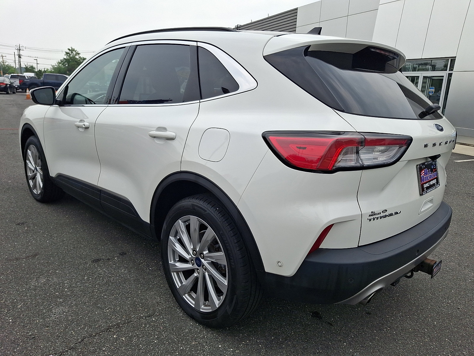 Certified 2022 Ford Escape Titanium w/ Titanium Elite Package AWD/4WD image 7