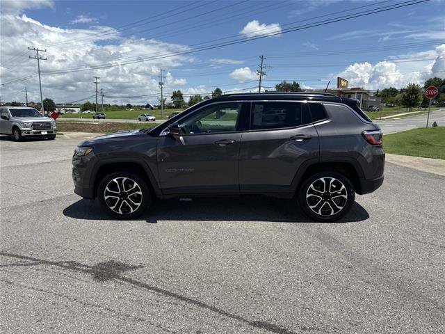 Used 2022 Jeep Compass Limited AWD/4WD image 19