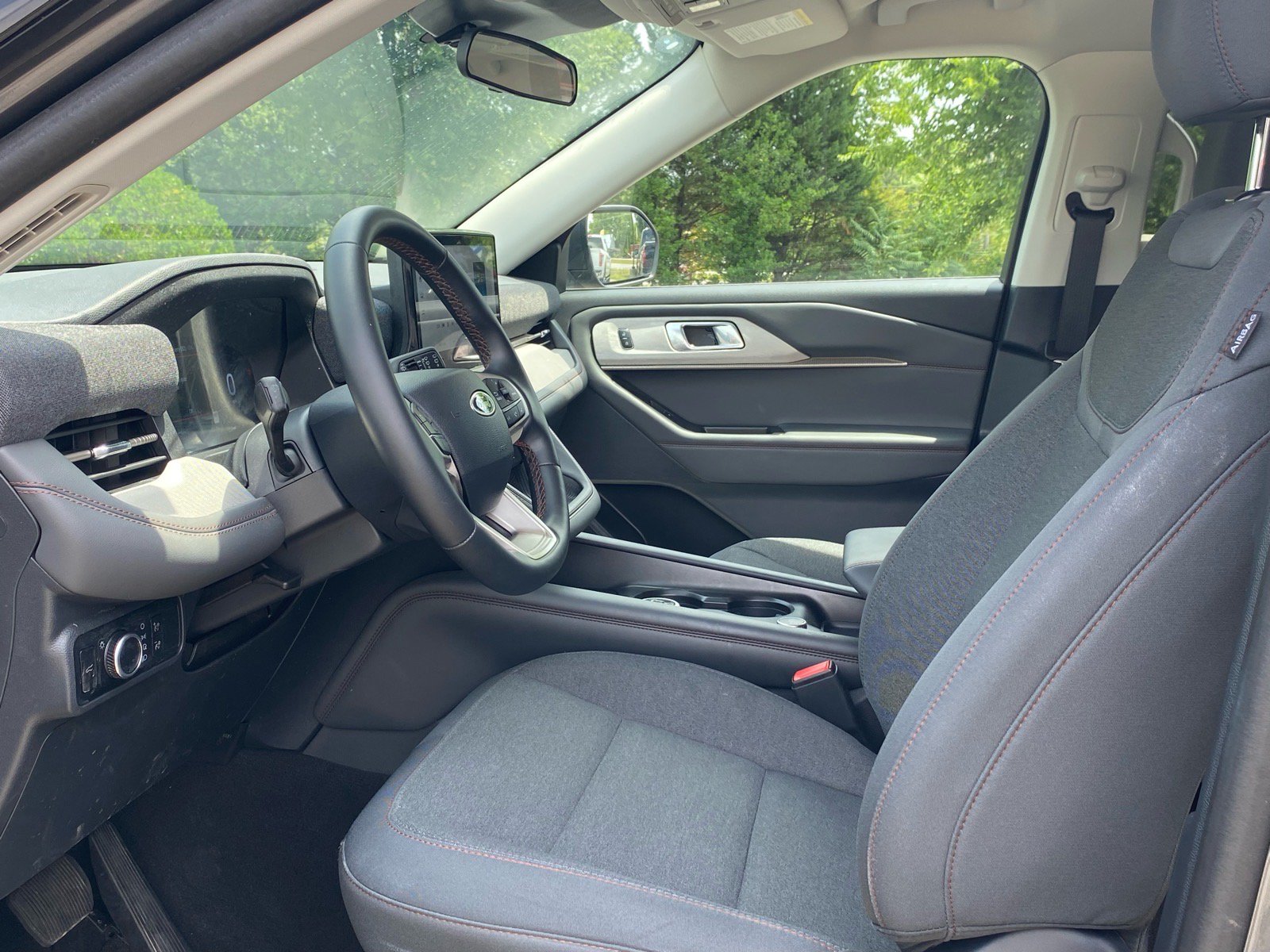 Certified 2025 Ford Explorer Active RWD image 10
