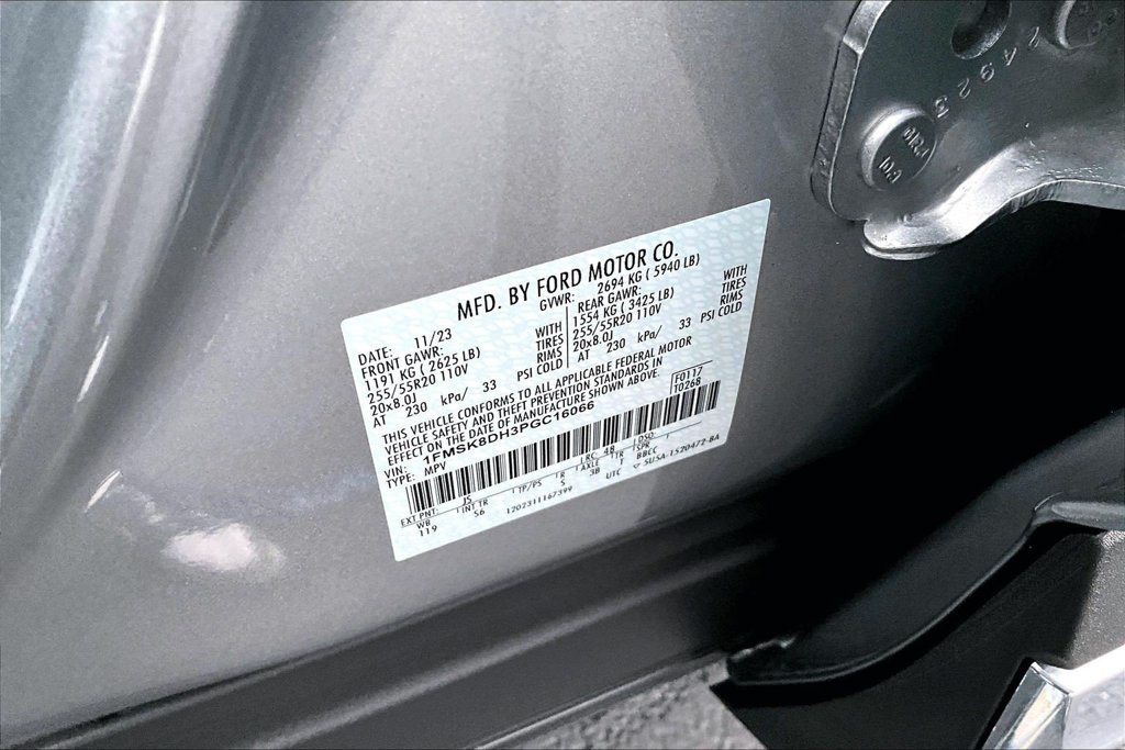 Certified 2023 Ford Explorer XLT w/ Equipment Group 202A AWD/4WD image 33