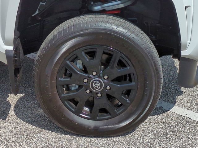 Used 2025 Toyota Tacoma SR5 AWD/4WD image 11