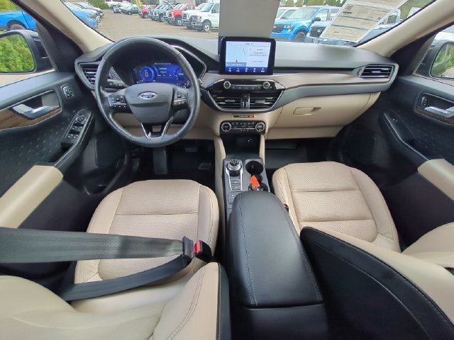 Certified 2020 Ford Escape Titanium AWD/4WD image 31