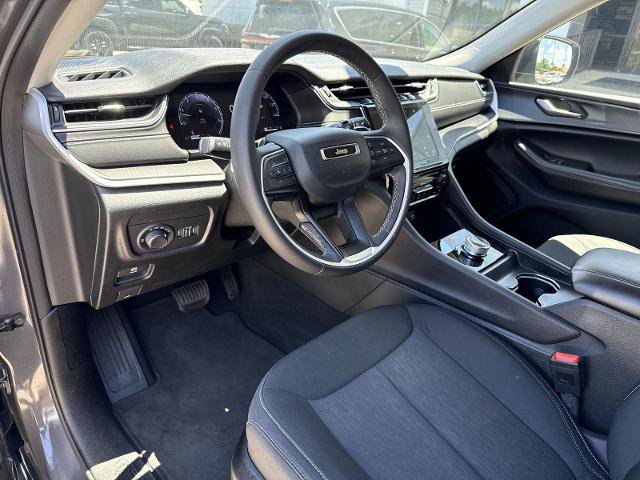 Used 2024 Jeep Grand Cherokee Laredo X RWD image 26
