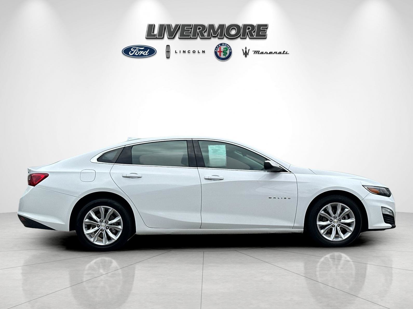 Used 2024 Chevrolet Malibu LT FWD image 2