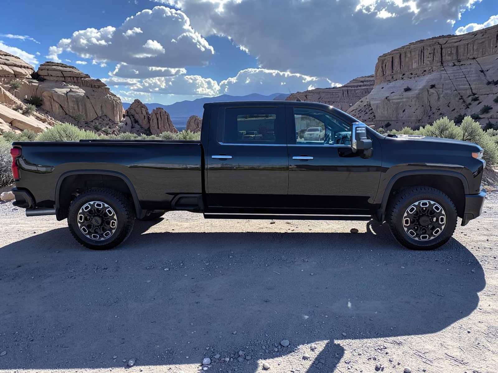 Used 2023 Chevrolet Silverado 3500 High Country w/ Z71 Off-Road Package AWD/4WD image 7