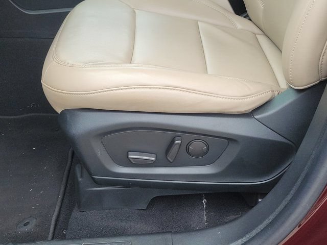 Certified 2022 Ford Explorer XLT w/ Equipment Group 202A RWD image 16