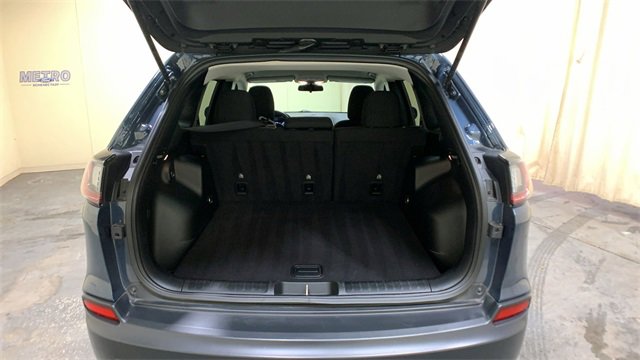 Used 2020 Jeep Cherokee Latitude w/ Cold Weather Group image 18