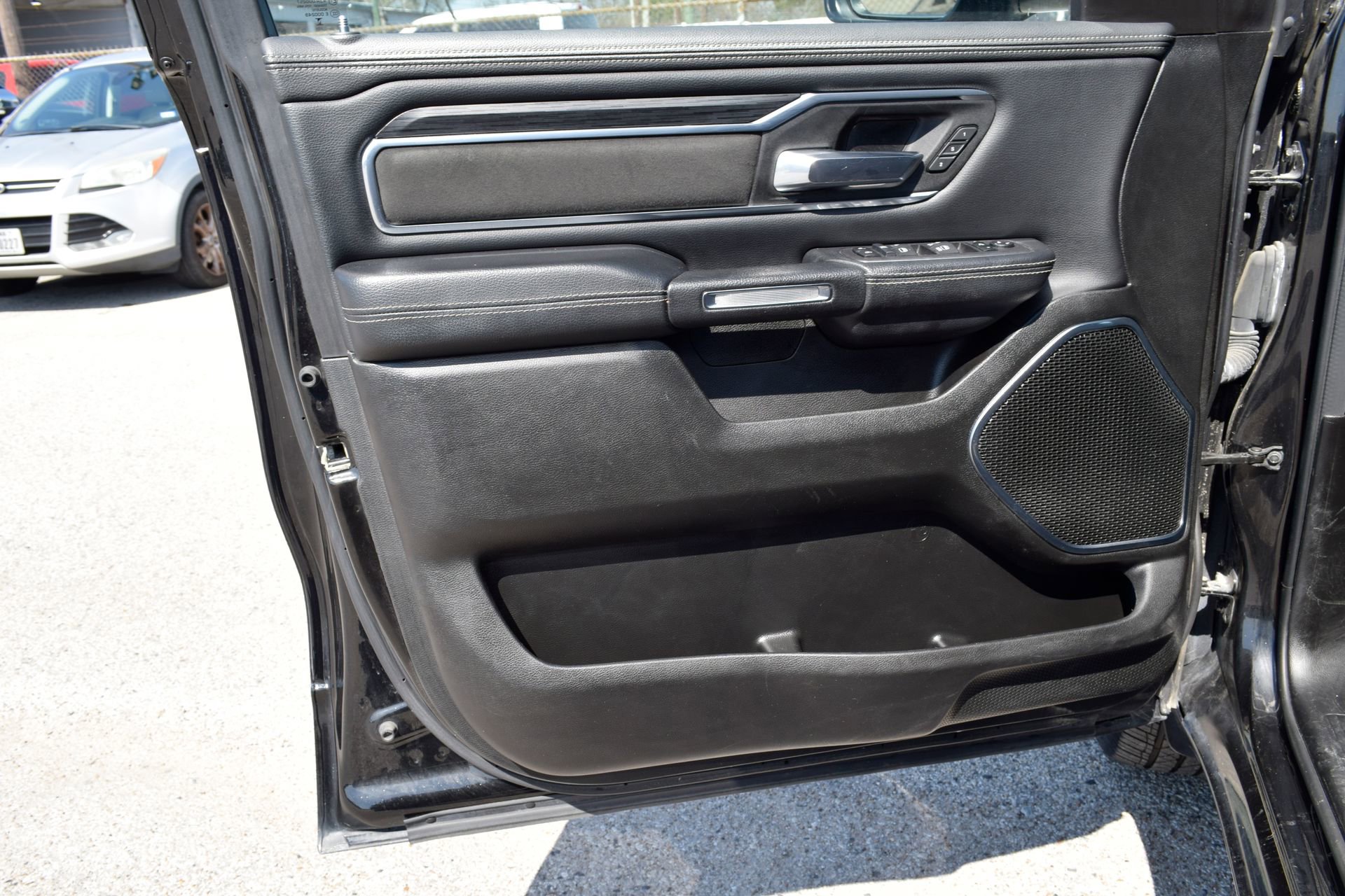 Used 2024 RAM 1500 Laramie image 19