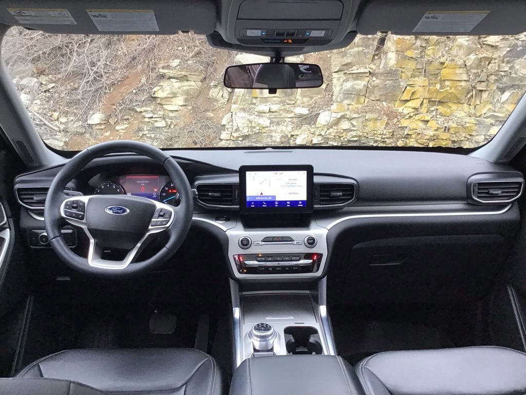 Certified 2022 Ford Explorer XLT w/ Equipment Group 202A image 14