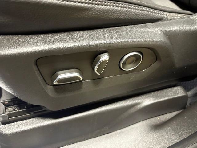 Used 2023 GMC Yukon XL Denali w/ Denali Reserve Package image 21