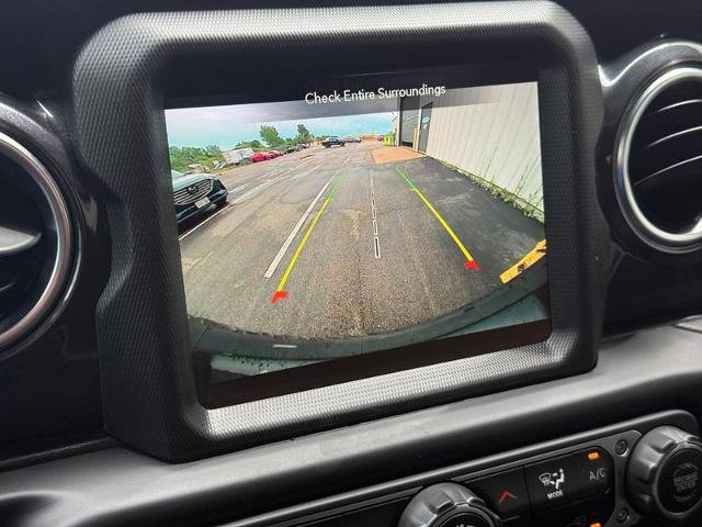 Used 2022 Jeep Wrangler Unlimited Sahara AWD/4WD image 18