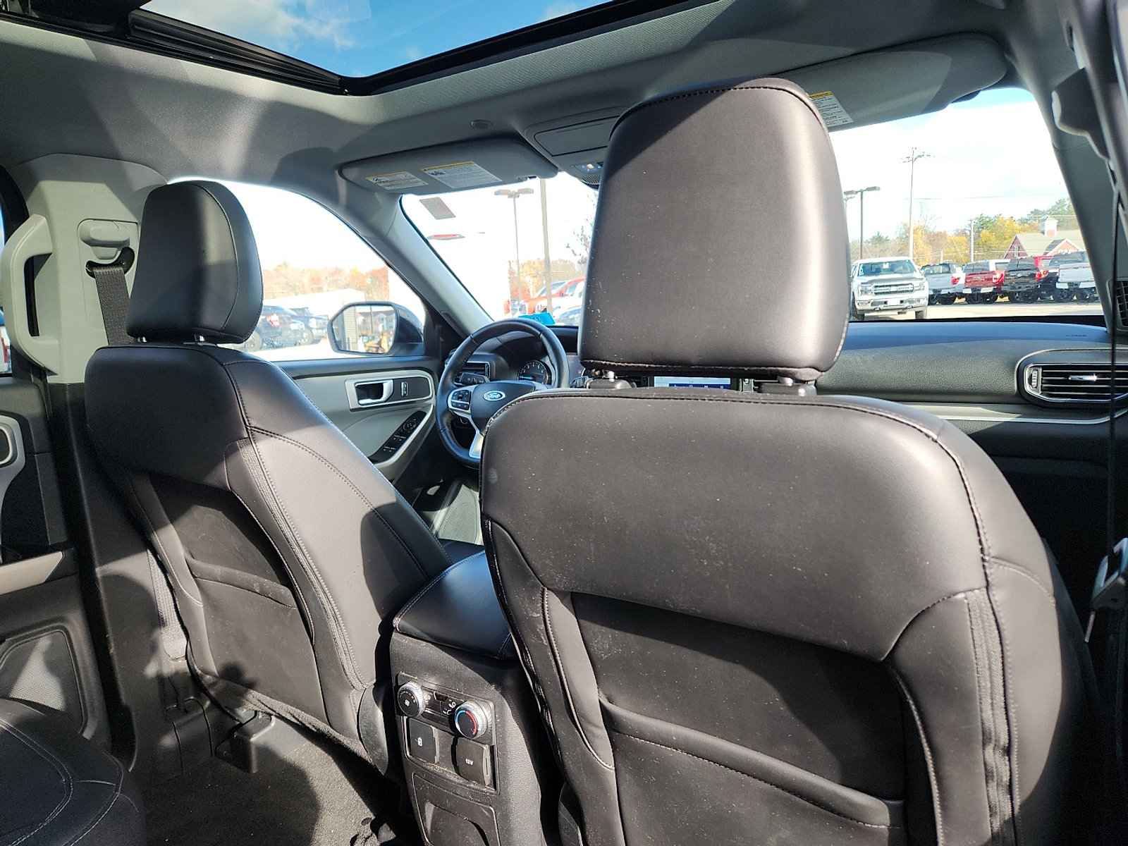 Certified 2023 Ford Explorer XLT w/ Equipment Group 202A image 31