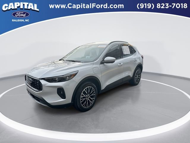 Certified 2025 Ford Escape SE w/ PHEV Premium Package image 2