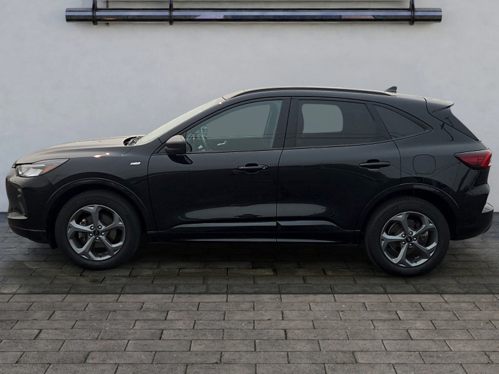 Certified 2023 Ford Escape ST-Line w/ Tech Pack #1 AWD/4WD image 6