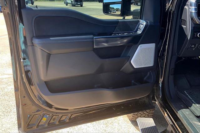 Certified 2025 Ford F250 Platinum w/ FX4 Off-Road Package AWD/4WD image 23