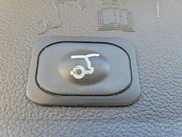 Certified 2018 Ford Escape SEL w/ Ford Safe & Smart Package FWD image 11