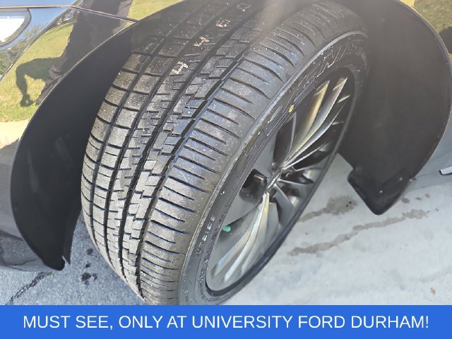 Used 2020 Genesis G90 3.3T Premium RWD image 31