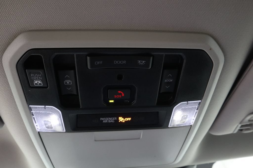 Used 2024 Toyota Tundra Limited AWD/4WD image 36